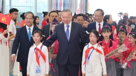 PAGE INI, LABAIH 2,5 TRIEU ANEK SAIH DI BAN RAYA HCM GAM 30 TRIEU ANEK SAIH DALAM NEGAR HU MBAOK HAREI TAME THUN BAC BIRAU