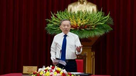 Tổng Bí thư Tô Lâm leo rơh pah kan đah Ban thường vụ Đảng uỷ Chính phủ mpeh du đê̆ nkô̆ nău bâh Luật neh ntu (rgâl mhe).