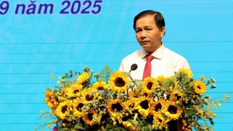 មានគំរូលេចធ្លោជាង៧០០រូបអញ្ជើញចូលរួមមហាសន្និបាតប្រឡងប្រណាំងស្នេហាជាតិលើកដំបូងនៅ កឹនធើ