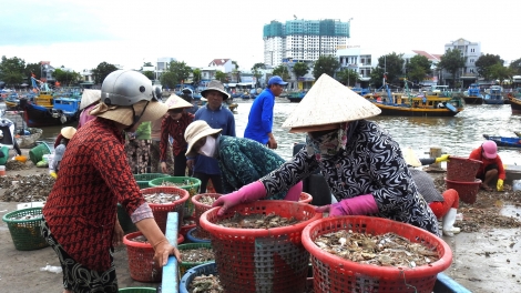 Năm yâu ka tơ̆ đak dơsĭ, yâu đei ka tôch lơ, kon pơlei jang ka Lâm Đồng đei iŏk yoa lơ