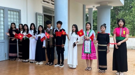 Ăp n’gor Tây Nguyên du rơh ƀư Lễ khai giảng năm nti mhe 2025 -2026