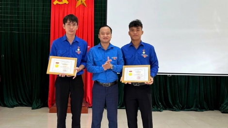 CHER ĐOỌNG HUY HIỆU “PR’CHÂC P’NIÊN GRƠƠ NHOOL” ĐOỌNG HA ĐOÀN VIÊN TRÔNG DÂC MANƯIH HR’LÊỆNG ĐAC