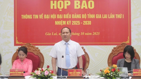 Hneăng hôp Đảng ƀô̆ Gia Lai má 1 pơkâ GRDP tâk 10-10,5%/hơnăm 
