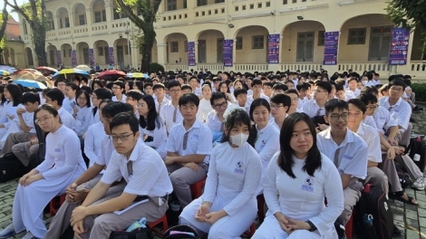 JALAN “OH SA DREI” PACANG KHIK DAM DARA URANAIH KAYUA URANG CAP MEK TAPA TALEI RIYAK LANGIK