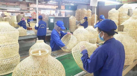 ĐỢ BH’RỢ TR’NÊNG; C’BHUH BƠƠN ĐƯƠI CHÍNH SÁCH KHUYẾN CÔNG