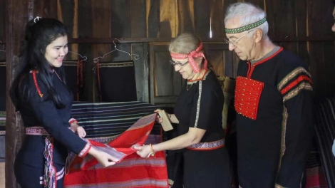 ĐHR’NONG ĐONG ÂNG KATHY - ĐHỊ CR’NOỌ HAY COH LOOM P’TÊÊT LÂNG BÂC RÂU MR’HAL