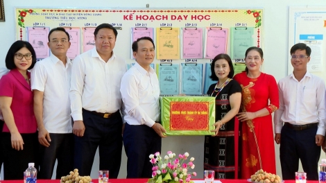 PHÓ BÍ THƯ THƯỜNG TRỰC THÀNH UỶ ĐÀ NẴNG NGUYỄN ĐÌNH VĨNH LƯM TRƯỜNG TIỂU HỌC ATING (CHR’VAL SÔNG KÔN)