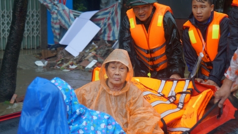  80 thŭn êpul kahan alŭ wăl 5: Lo čuê ai êwa jhŏng ktang Ba Tơ