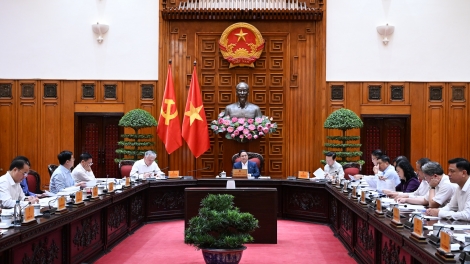 Thủ tướng athei vei sơđơ̆ng khăm hơmet jĭ hiôk, ‘lơ̆ng hloh ăn kon pơlei 