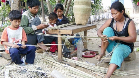 KHIK RAMIK BRUK PAK GAK DI BANGSA RAGLAI