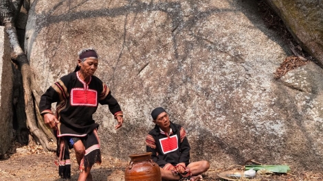 Pơhưč pran hăng yŭ ayun suang hrơi ngă yang hơduah ia hơjan Pơtao Apui mơ̆ng djuai ania Jarai