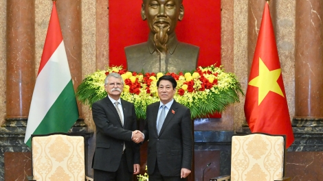 Khua mir sir ơi Lương Cường tŭ jum Khua git gai pơala mơnuih ƀôn sang dêh čar Hungary