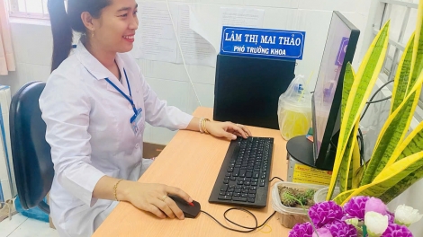 ឱសថការិនីប្រើប្រាស់បច្ចេកវិជ្ជាទំនើបដើម្បីផ្សព្វផ្សាយភាសាខ្មែរ