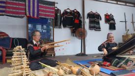 Bi êdah asăp khăp êkei mniê (Lời tỏ tình)