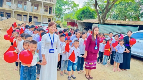 TRƯAH BHLÊH RÂU K'ĐHAP OOY MA NƯIH PA BHRỢ HA DƯR DAL BH'NƠƠN DẠY HỌC