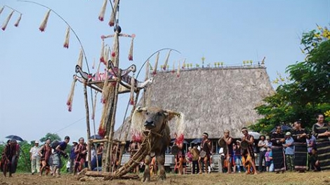 LẸ KHẢU LƯỜN RÔNG MẤƯ CÚA PỈ NOỌNG CẦN GIẺ TRIÊNG