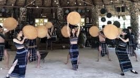 Sang  bơhiàn ờ niam bau kòn