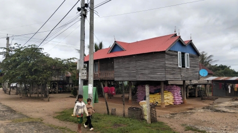 Tiah pôs đồng kăc màng ƀòn Pông gơ gơs tiah àng ƀòn lơgar pa 