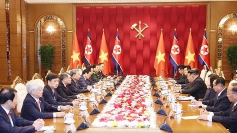 Tổng Bí thư Tô Lâm tâm nchră ma Tổng Bí thư, Kruanh Quốc vụ Triều Tiên Kim Jong Un