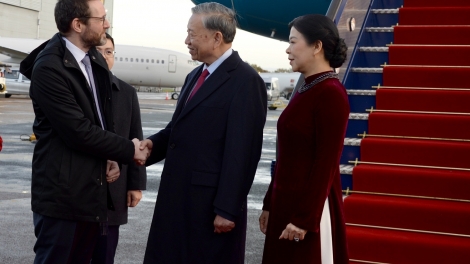 Pôa Tô Lâm - Kăn xiâm pơkuâ hngê ngăn Đảng lăm pôu Ăng-glê ƀă peăng kơnhŏng Ireland