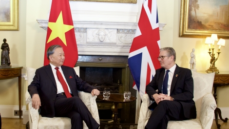 Pôa Tô Lâm, Kăn xiâm pơkuâ hnê ngăn Đảng tơpui tơno ƀă Ngế pro xiâm hnê ngăn kong têa Ăng-glê