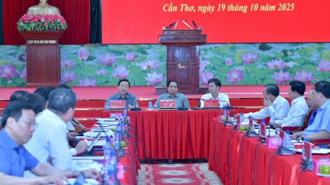 Pôa Phạm Minh Chính-Ngế pro xiâm hnê ngăn Chin phuh pơkâ pêi pro rĕng ‘na tơkêa pro troăng kân-tơdrăng Tơbăng kroăng Cửu Long