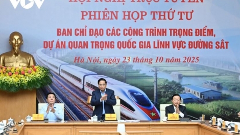 Khua Knŭk kna Phạm Minh Chính gĭt gai klei kƀĭn tal 4 Êpul gĭt gai dŭm hdră kñăm, hdră yuôm mơ̆ng lăn čar hlăm bruă êlan êdeh treng