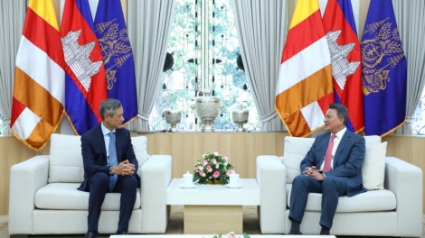 ពត៌មាន ម៉ោង​ ៦