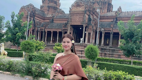 សិល្បការិនី នាងគន្ធា ផ្សារភ្ជាប់ជាមួយសិល្បៈប្រពៃណីខ្មែរតាំងពីតូច