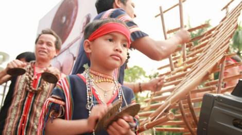 Mơhnhôk kuăn cháu hriâm i rơkê vâ ai cheăng pêi 