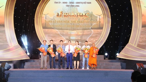 សប្តាហ៍វប្បធម៌ កីឡា និងទេសចរណ៍ អំណរបុណ្យអកអំបុកសំពះព្រះខែឆ្នាំ២០១៥