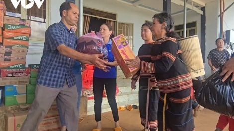 Tơlơi ngă sen ber "Đơ đam dêh čar ha pran rŭ pơdong kual ia ling dăo"