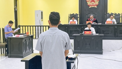 CA MAU: PEIH NGAK IEK MAKAMAH TAONG HUKUM MBANG TOA PACANG CAKAK IUU 