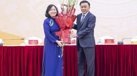 PR’CĂN BÙI THỊ MINH HOÀI K’ĐHƠỢNG BHRỢ CHỨC CHỦ TỊCH UỶ BAN TRUNG ƯƠNG MTTQ VIỆT NAM