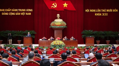 Pơgơ̆r tih hop akŏm mă 14 Khul kơdră chĕp kơ̆l Trung ương Đảng jăl 13