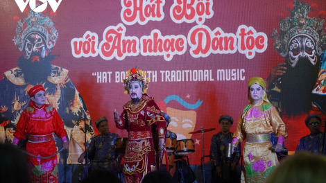 ADAOH HAT BOI BOI BAN RAYA HO CHI MINH OH PADEIH NEH DAH, PAMBAK ILAMO