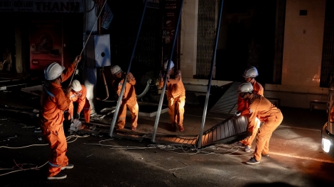 Kơthel anŏ pơsit lăng blung a gong gai dua gưl ƀơi Dak lak