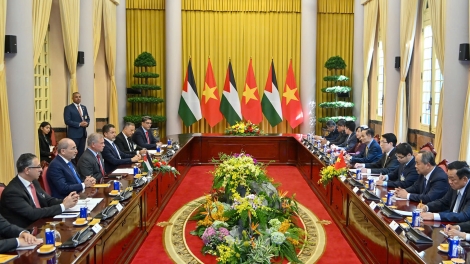 Pơtáu kong têa Jordan lăm pôu păng ‘nâng tơnêi têa Việt Nam