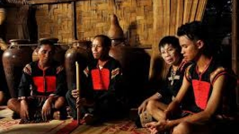 Krếo kuăn pơlê tơrŭm