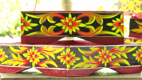 ពីរនាក់ប្ដីប្រពន្ធចំណាយពេលជាង២០ឆ្នាំ ដើម្បីថែរក្សារបរធ្វើថង់រង។