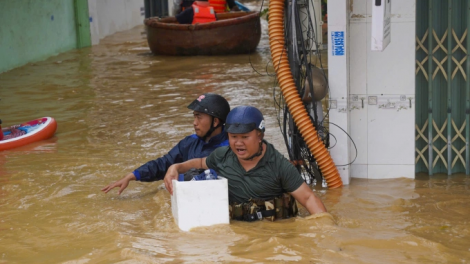 LABAIH 40 URANG METAI KAYUA RIBUK IA SUA, GLUT JALEIH TANEH DI BHUM KREH NEGAR