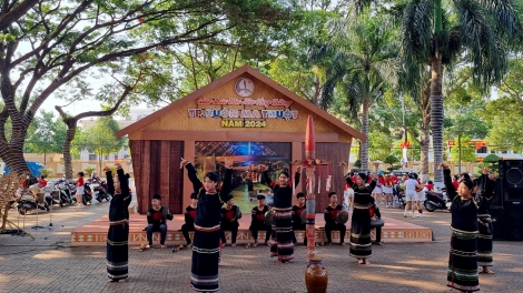 Hơxoang soi krao yang đơ̆ng bơngai Rađe