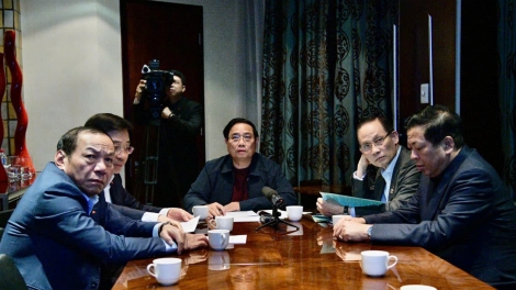 Ƀộ Cíñ trị, Cíñ phủ sồr lơh bơsong jơnau gơlời wơl tài bơh mìu dà tih dà lìu 