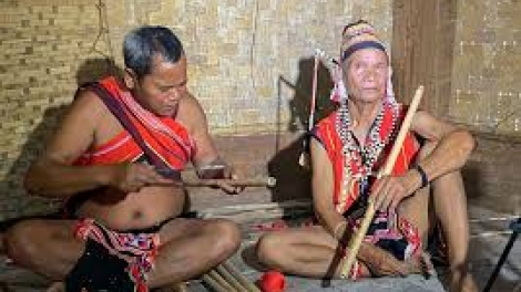 Mŏ nhŏ kơ oh (Chị nhớ em)