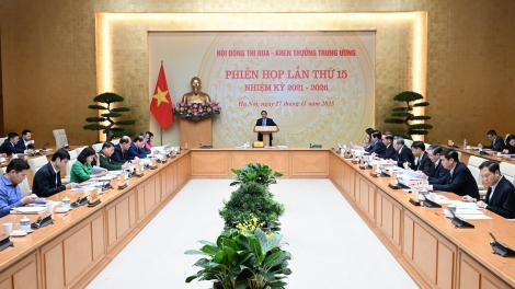 ពត៌មាន​ម៉ោង១៥