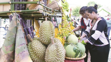 SALIH LEK TAKA SO BREI KEIN LAGAIH KA HOP TAC XA BHUM URANG BANGSA TAKIK