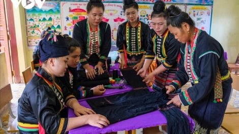 Chương trình phát thanh quam Tay thứ 5 mự 25 căm bườn 12 pì 2025