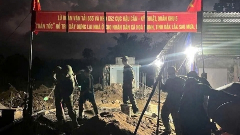 Kuân khu 5 hbrâ pêi pro tơdroăng pơlâ Quang Trung