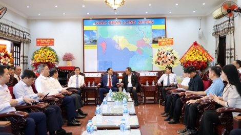 ពត៌មាន​ម៉ោង១៥