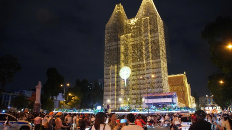 RILO LABIK DI BAN RAYA HO CHI MINH HU RAMIK CAGA GHEIH GHABG RAOK GIANG SINH 